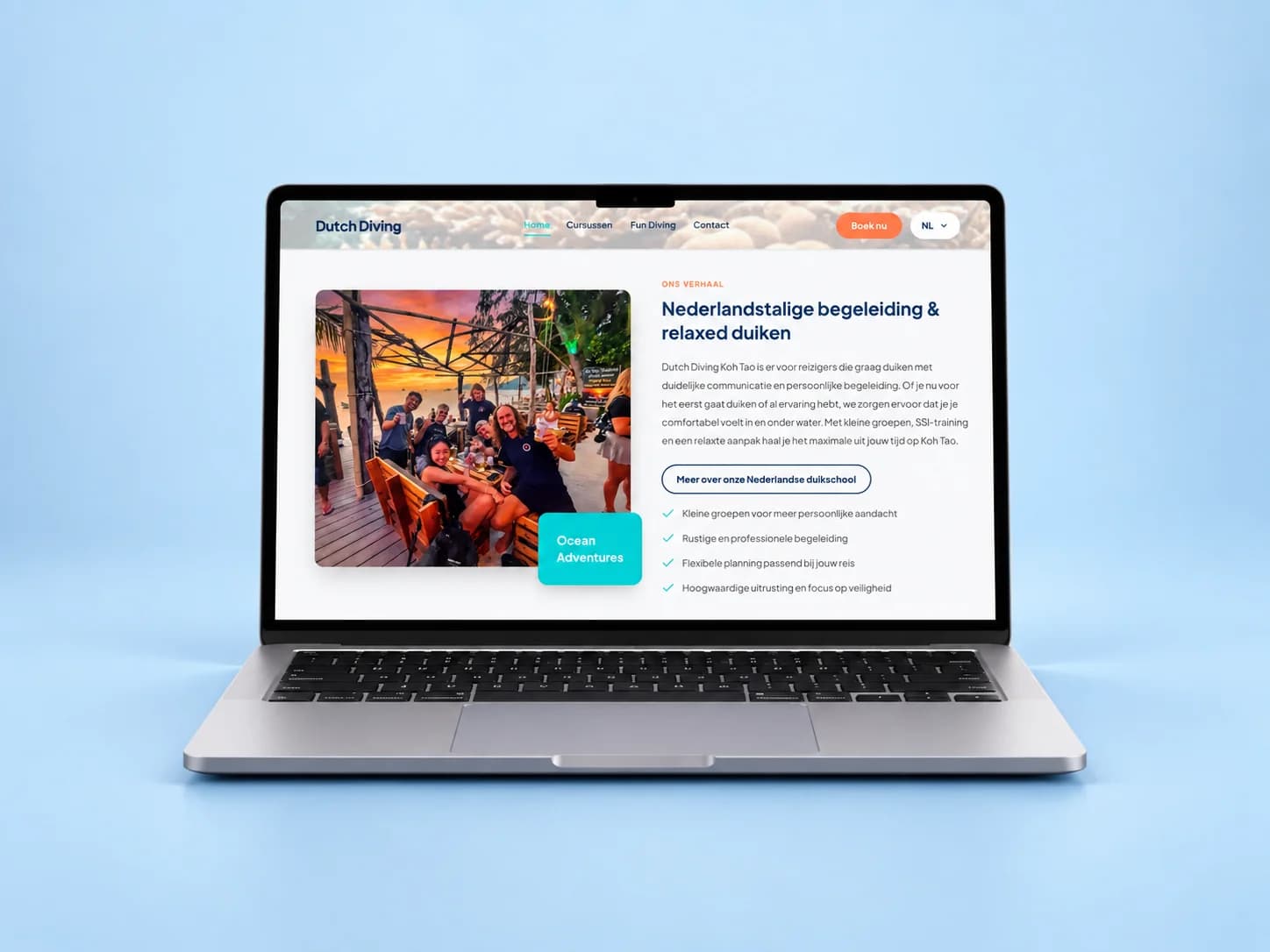 Dutch Diving Koh Tao website weergegeven op een laptop
